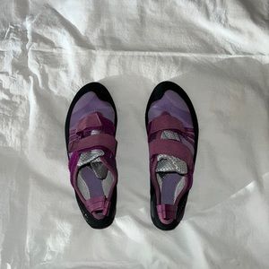 Women’s rock climbing shoes
